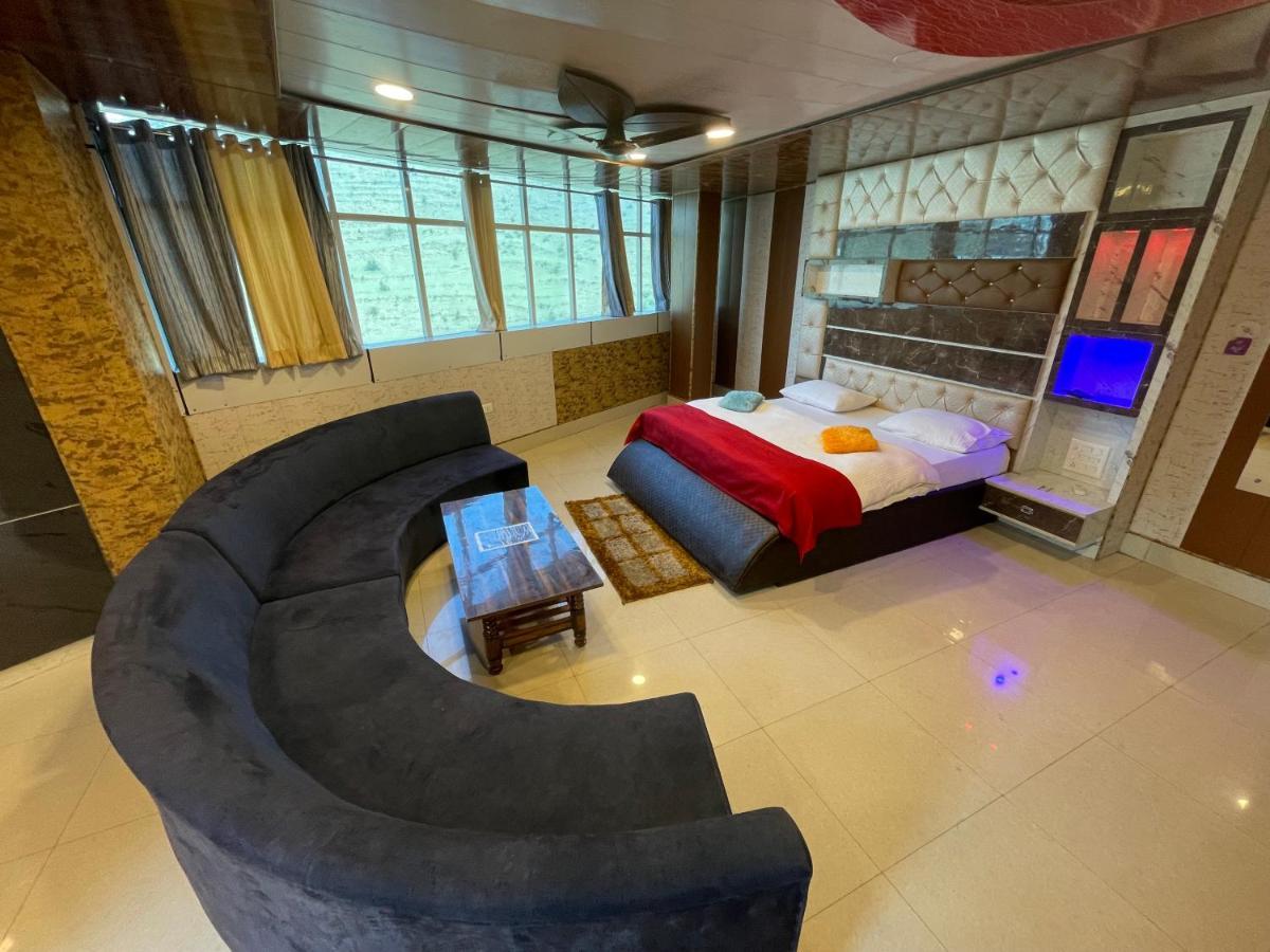 Jai Maa Bhagwati Hotel Pithoragarh ภายนอก รูปภาพ
