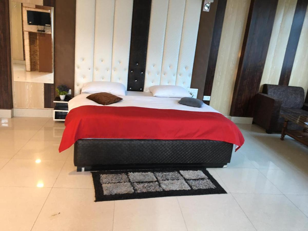 Jai Maa Bhagwati Hotel Pithoragarh ภายนอก รูปภาพ